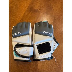 Woman’s century size s/M light boxing gloves
